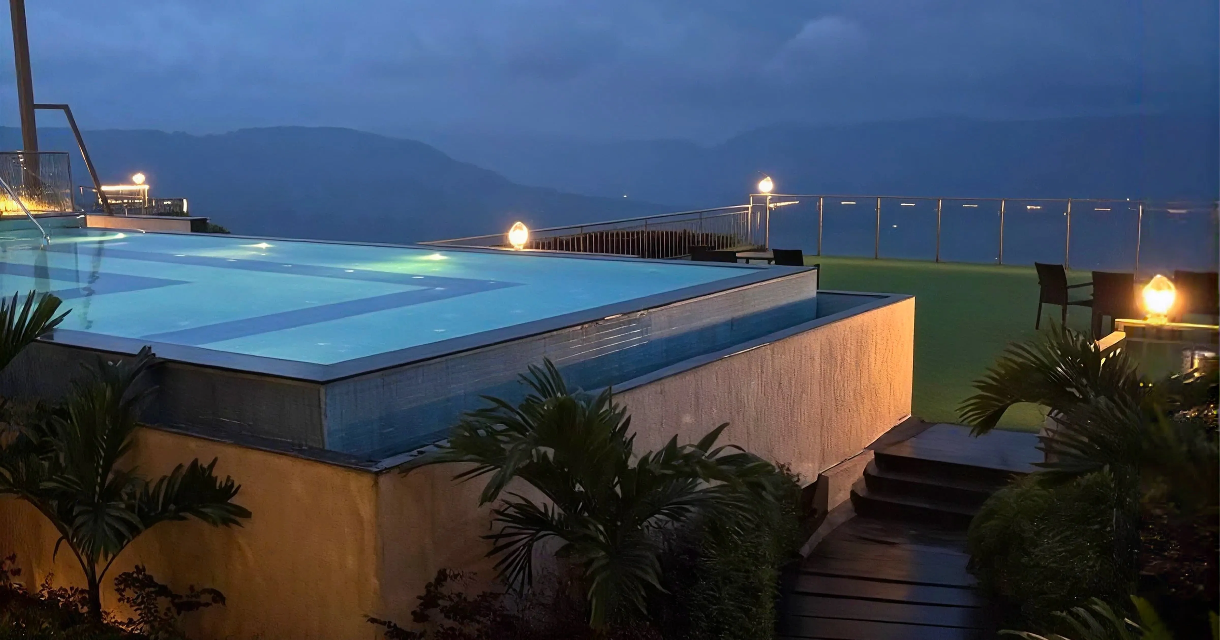 Monsoon season in Panchgani: Experience rain and mountains with your friends