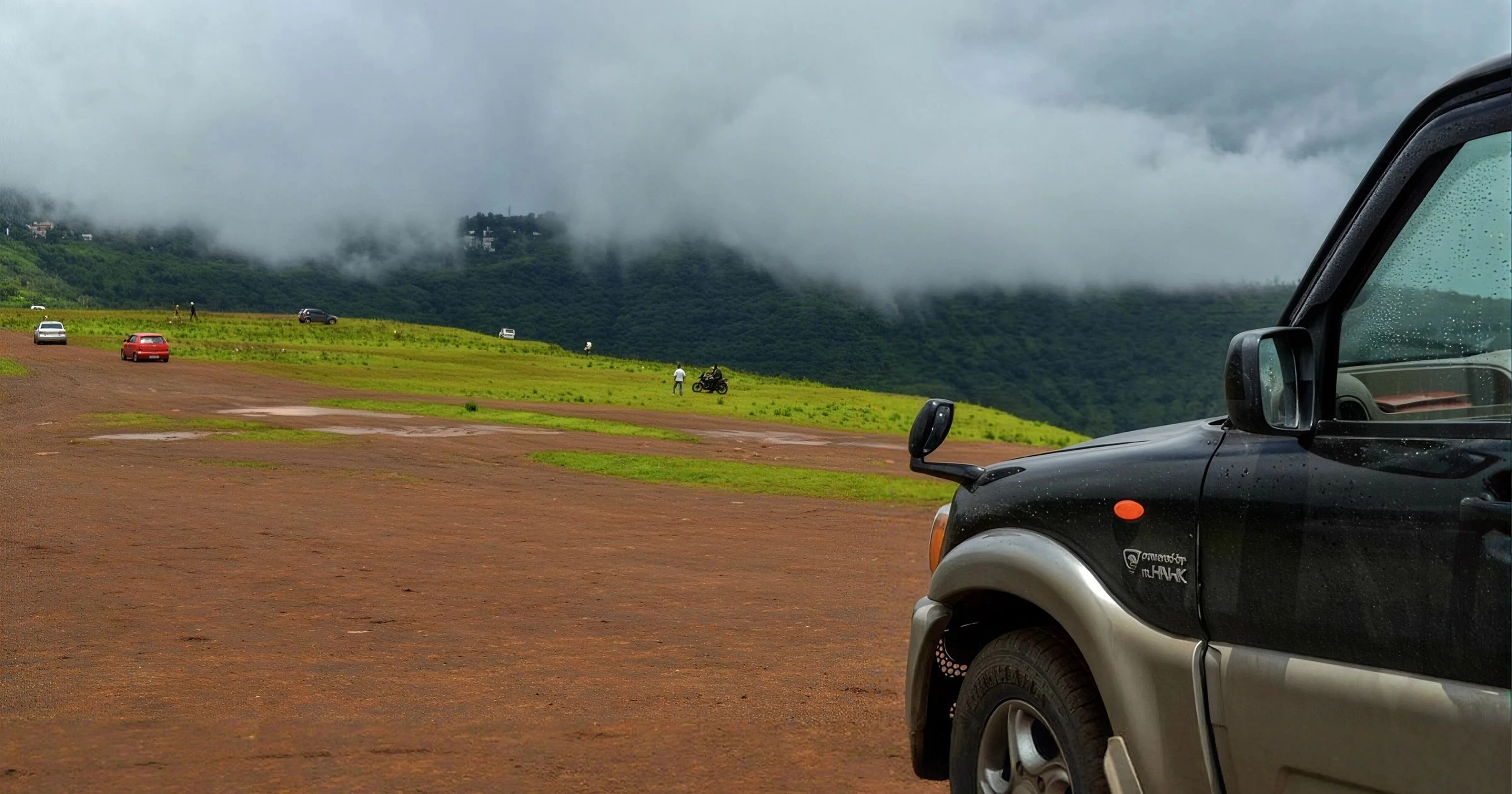 Monsoon season in Panchgani: Experience rain and mountains with your friends